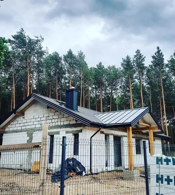 Dach na rąbek stojący – dom parterowy